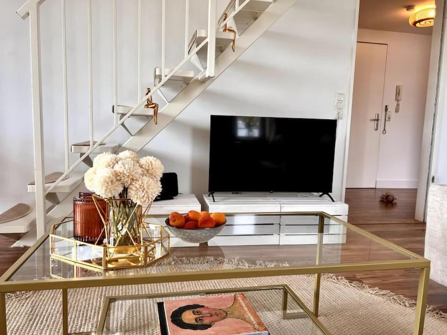 Bali Home Stylische Wohnung Mit Terrasse Шёнефельд Экстерьер фото