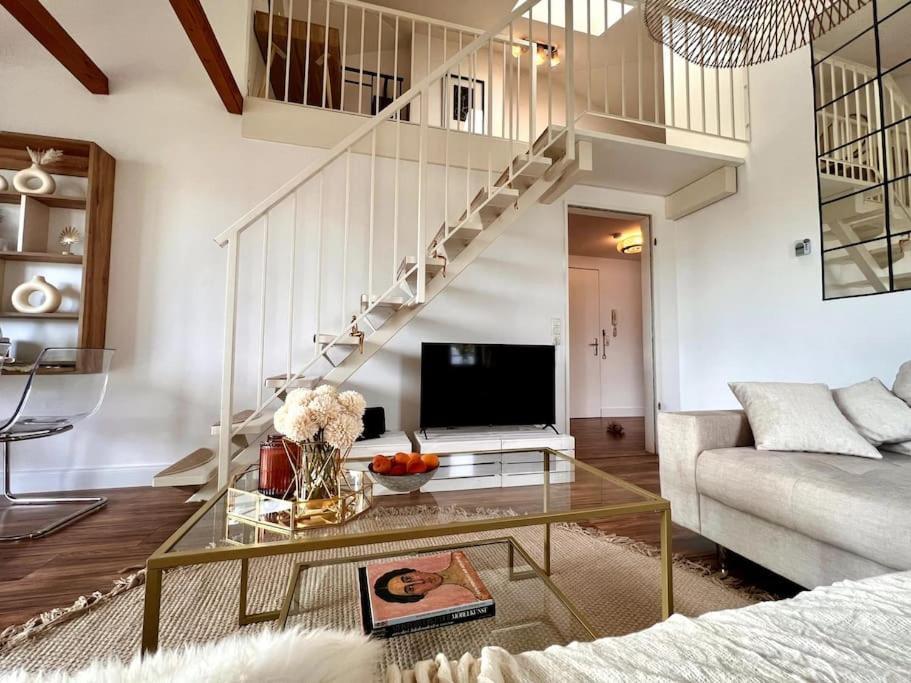 Bali Home Stylische Wohnung Mit Terrasse Шёнефельд Экстерьер фото