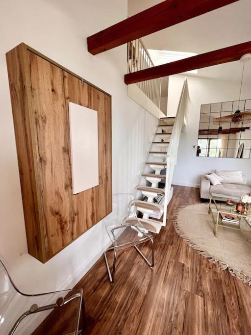 Bali Home Stylische Wohnung Mit Terrasse Шёнефельд Экстерьер фото